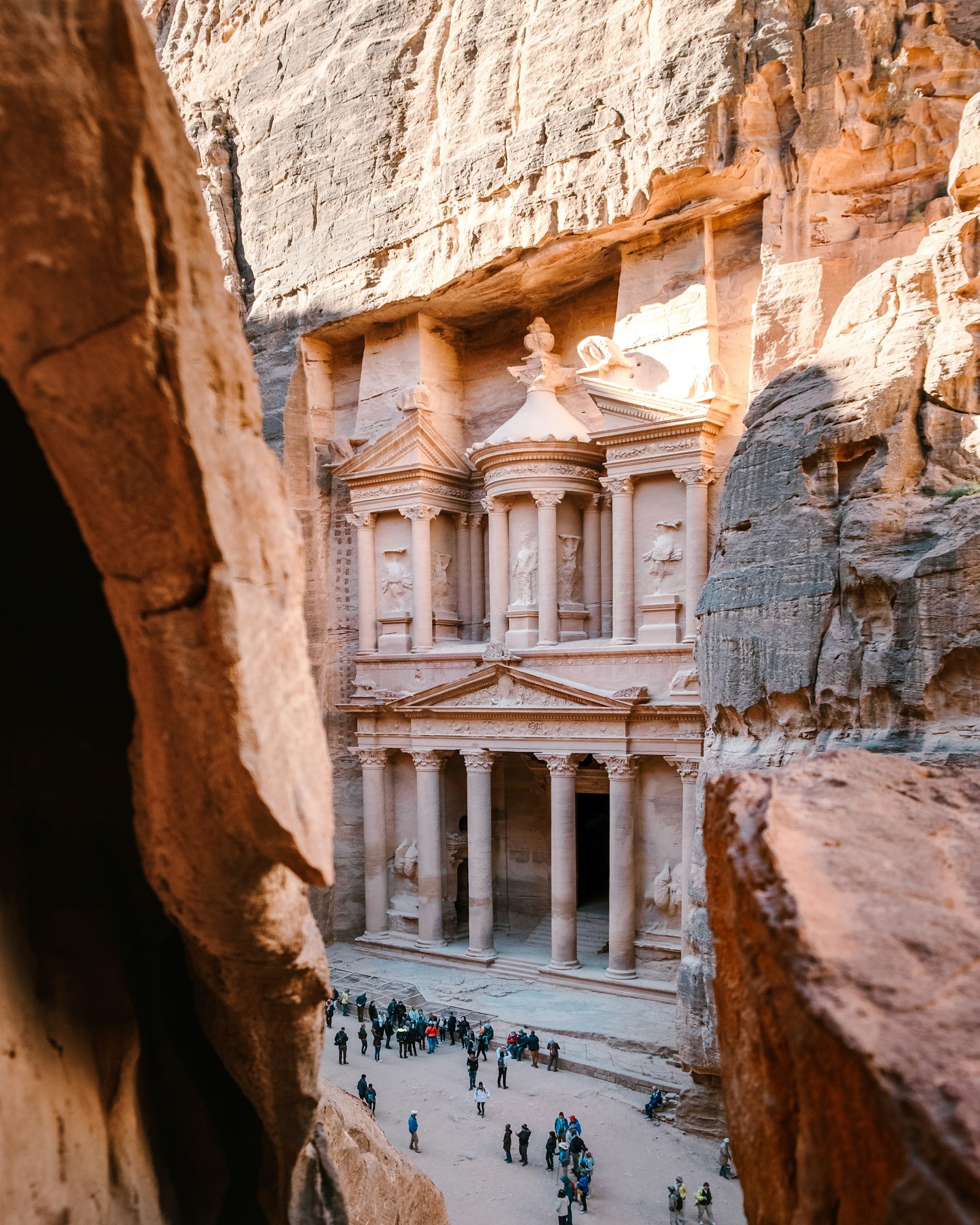 Felsfassade in der antiken Stadt Petra