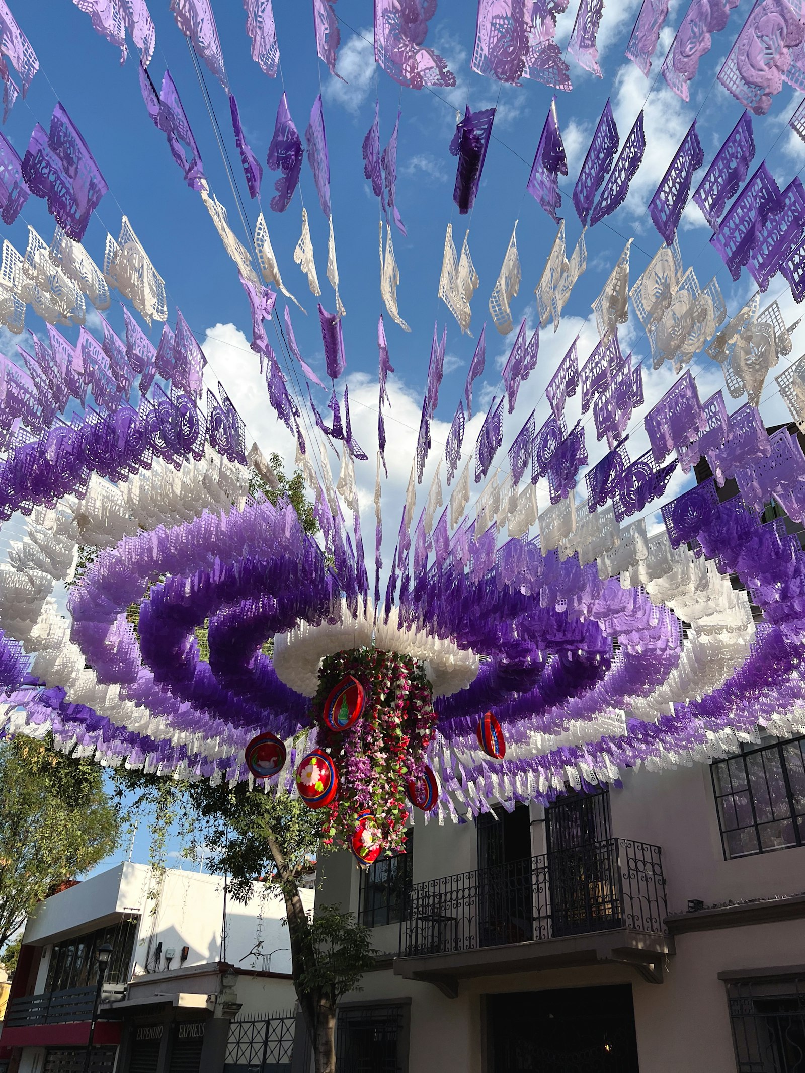 Bunte Kolonialgasse in Oaxaca